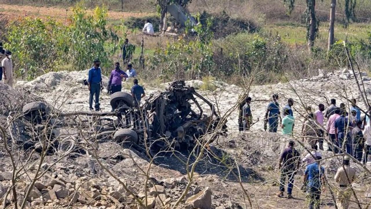 ಶಿವಮೊಗ್ಗ ಗಣಿ ಸ್ಫೋಟ ಕೇಸ್: DNA ಪರೀಕ್ಷೆಯಿಂದ 6ನೇ ಮೃತ ವ್ಯಕ್ತಿ ಗುರುತು ಪತ್ತೆ ಶಿವಮೊಗ್ಗ ಗಣಿ ಸ್ಫೋಟ ಕೇಸ್: DNA ಪರೀಕ್ಷೆಯಿಂದ 6ನೇ ಮೃತ ವ್ಯಕ್ತಿ ಗುರುತು ಪತ್ತೆ