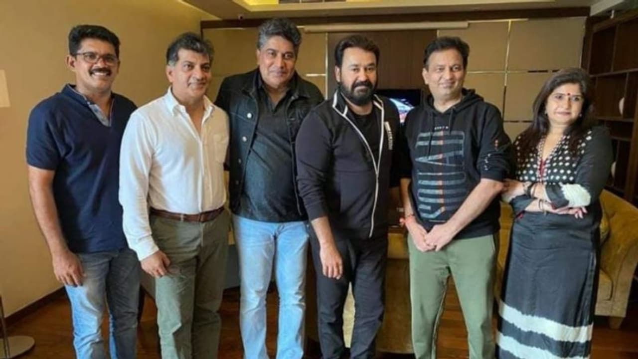 'ഒടിയനു' ശേഷം വീണ്ടും വി എ ശ്രീകുമാറും മോഹന്ലാലും; ഇക്കുറി ബോളിവുഡില് 'ഒടിയനു' ശേഷം വീണ്ടും വി എ ശ്രീകുമാറും മോഹന്ലാലും; ഇക്കുറി ബോളിവുഡില്