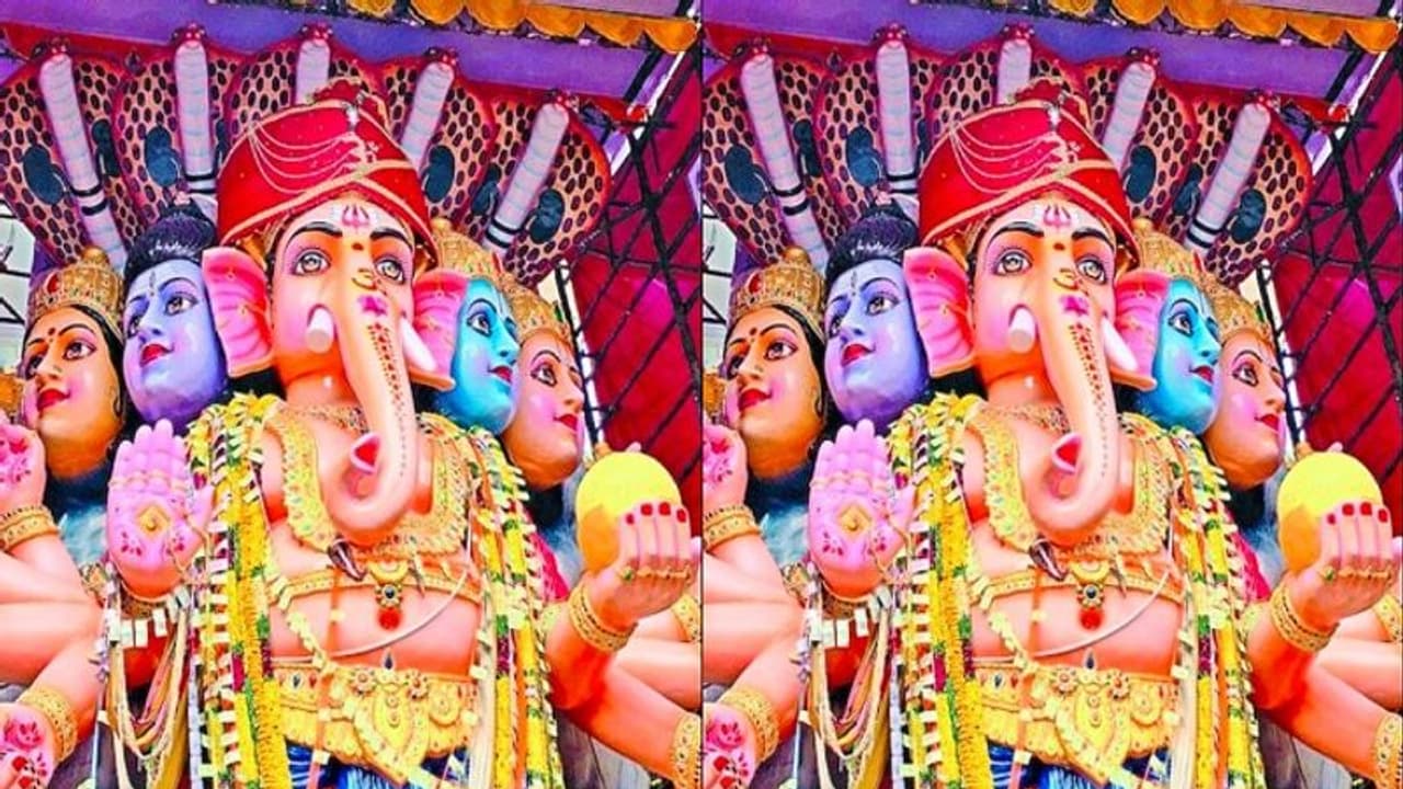 ఖైరతాబాద్ మహాగణపతికి పగడి ముస్తాబు.. ఇదే తొలిసారి.. ఖైరతాబాద్ మహాగణపతికి పగడి ముస్తాబు.. ఇదే తొలిసారి..