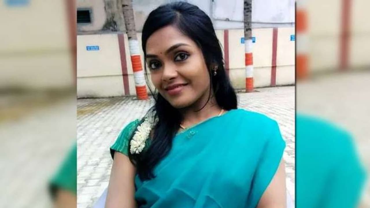 கந்து வட்டி விவகாரம்: சீரியல் நடிகை ஜெயலட்சுமி கொடுத்த பரபரப்பு விளக்கம்!!