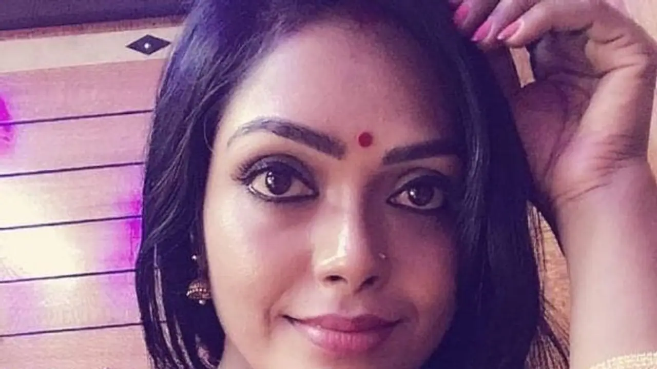 இரவில் ஆண்களை அனுப்பி டார்ச்சர்.. பாஜக சீரியல் நடிகை அட்ராசிட்டி.? கமிஷனர் அலுவலகத்தில் பெண்கள் கதறல்.