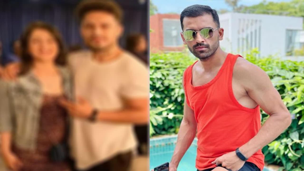 इस Big Boss सेलिब्रिटी की बहन के प्यार में पागल हुआ धोनी की टीम का ये खिलाड़ी, जल्द ही शादी करने का भी प्लान इस Big Boss सेलिब्रिटी की बहन के प्यार में पागल हुआ धोनी की टीम का ये खिलाड़ी, जल्द ही शादी करने का भी प्लान