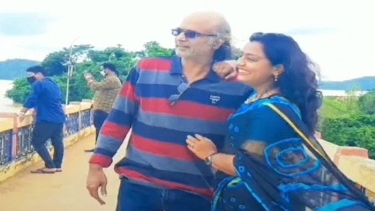 విదేశీ చదువుల పేరిట రూ.44 లక్షల ఫ్రాడ్.. టిక్ టాక్ దంపతుల ఘరానా మోసం..