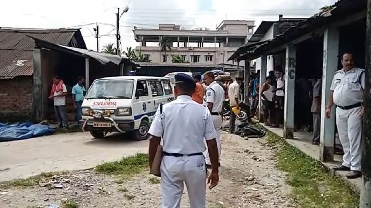 ধর্ষণের পর খুন করে ২ প্রেমিকার দেহ পুঁতেছিল মাটিতে, ৪ মাস পর উদ্ধার কম্বল মোড়া কঙ্কাল ধর্ষণের পর খুন করে ২ প্রেমিকার দেহ পুঁতেছিল মাটিতে, ৪ মাস পর উদ্ধার কম্বল মোড়া কঙ্কাল