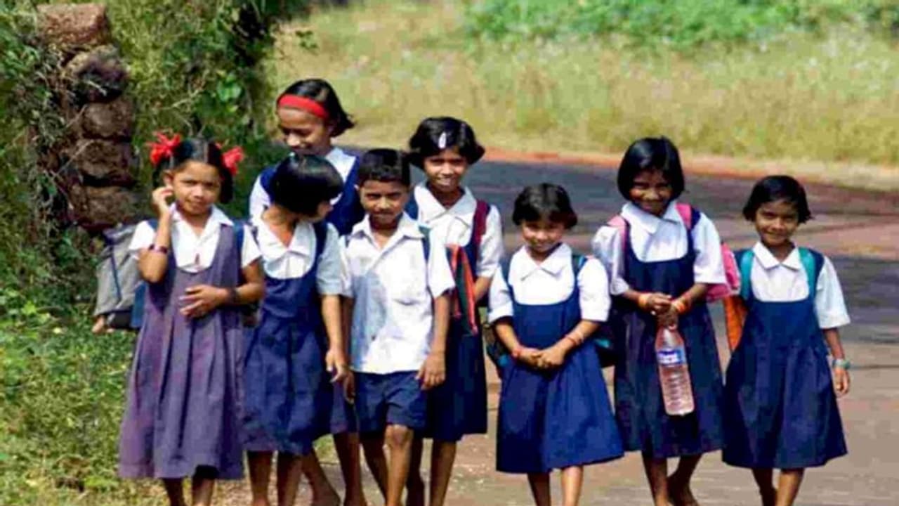 खुशखबरी: MP में 20 सितंबर से खुलेंगे कक्षा 1 से 5वीं तक के स्कूल, जानिए पूरी डिटेल..क्या होगी शर्त खुशखबरी: MP में 20 सितंबर से खुलेंगे कक्षा 1 से 5वीं तक के स्कूल, जानिए पूरी डिटेल..क्या होगी शर्त