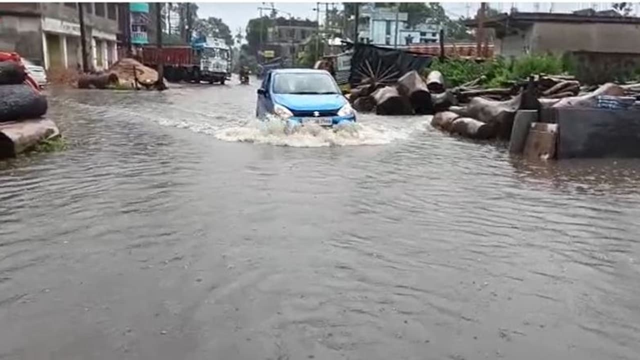দুর্যোগ মোকাবিলায় নবান্নে বৈঠক মমতার, ২ জেলায় জারি লাল সতর্কতা দুর্যোগ মোকাবিলায় নবান্নে বৈঠক মমতার, ২ জেলায় জারি লাল সতর্কতা
