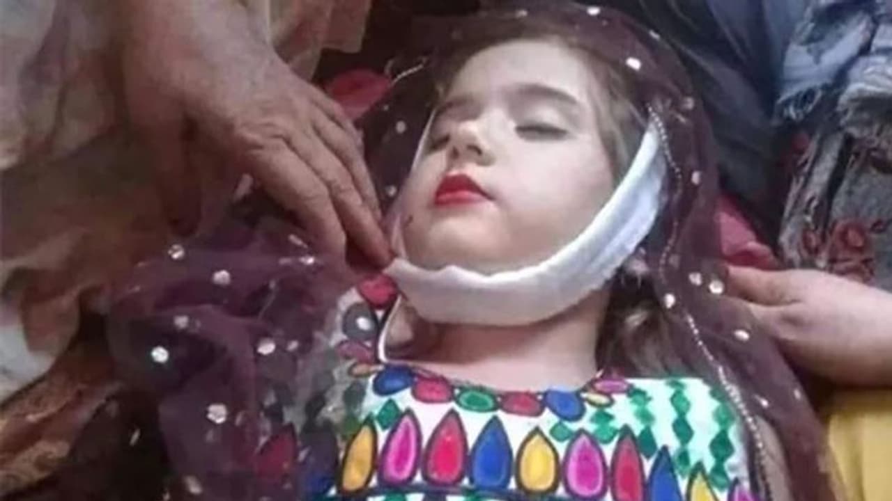 Fake Checker : मासूम को तालिबान के आतंकियों ने उतारा था मौत के घाट ? देखें क्या है सच Fake Checker : मासूम को तालिबान के आतंकियों ने उतारा था मौत के घाट ? देखें क्या है सच