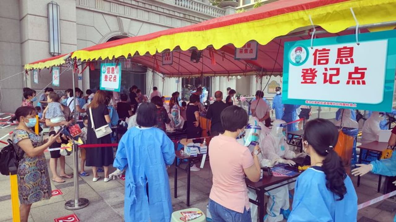 Covid Cases in China: கவலையில் சீனா! விடாமல் துரத்தும் கொரோனா !3 வாரத்தில் 2.53 லட்சம் பாதிப்பு