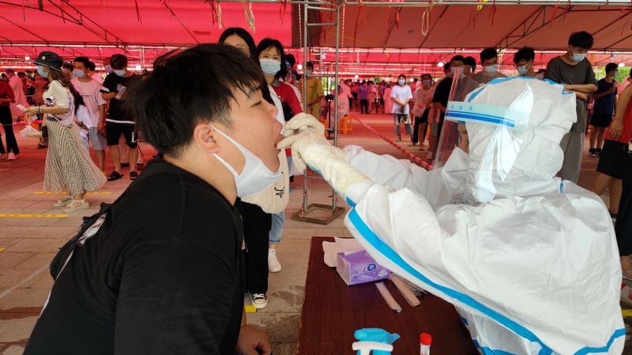 covid in china: உஷார்! சீனாவில் மீண்டும் அதிகரிக்கும் கொரோனா: ஹாங்காங்கில் 27ஆயிரம் பேர் பாதிப்பு covid in china: உஷார்! சீனாவில் மீண்டும் அதிகரிக்கும் கொரோனா: ஹாங்காங்கில் 27ஆயிரம் பேர் பாதிப்பு