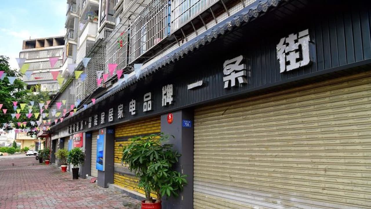 Covid 19 : चीन में फिर बढ़ने लगे कोरोना के मामले, शंघाई में लगा लॉकडाउन, भारत में सिर्फ 1,270 नए मामले Covid 19 : चीन में फिर बढ़ने लगे कोरोना के मामले, शंघाई में लगा लॉकडाउन, भारत में सिर्फ 1,270 नए मामले