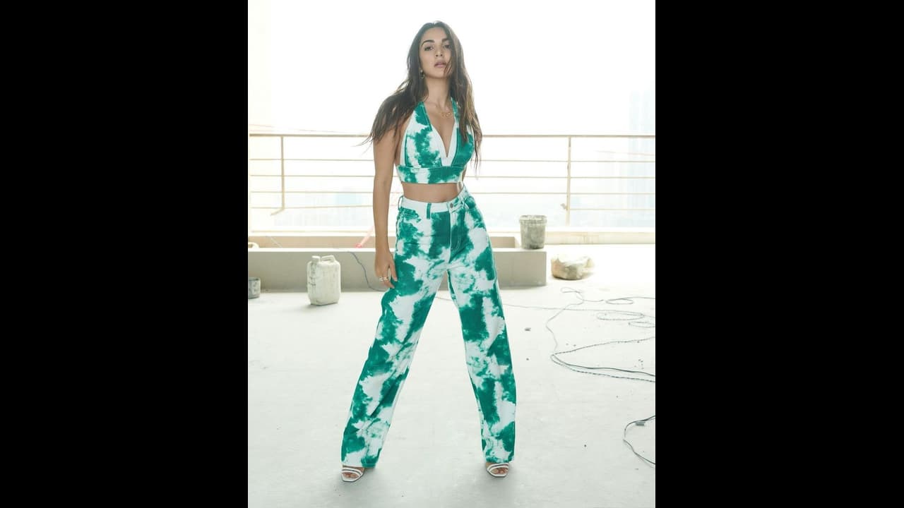 Kiara Advani: শীতে উজ্জ্বল ত্বক পেতে মেনে চলুন কিয়ারার টোটকা, ঘরোয়া উপায় কিয়ারা পেয়েছেন উজ্জ্বল ত্বক