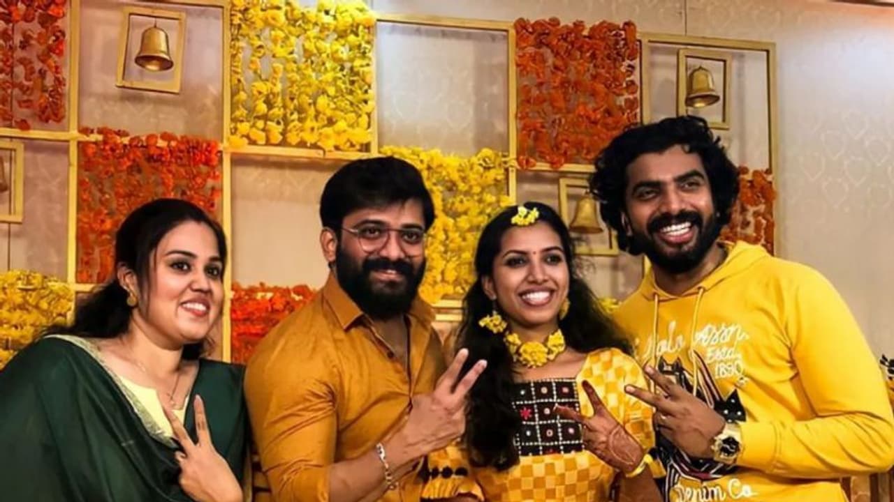 അനൂപിന്റെ 'കുഞ്ഞി'യുടെ കല്യാണം; ആഘോഷമാക്കി മണിക്കുട്ടനും അനൂപിന്റെ 'കുഞ്ഞി'യുടെ കല്യാണം; ആഘോഷമാക്കി മണിക്കുട്ടനും