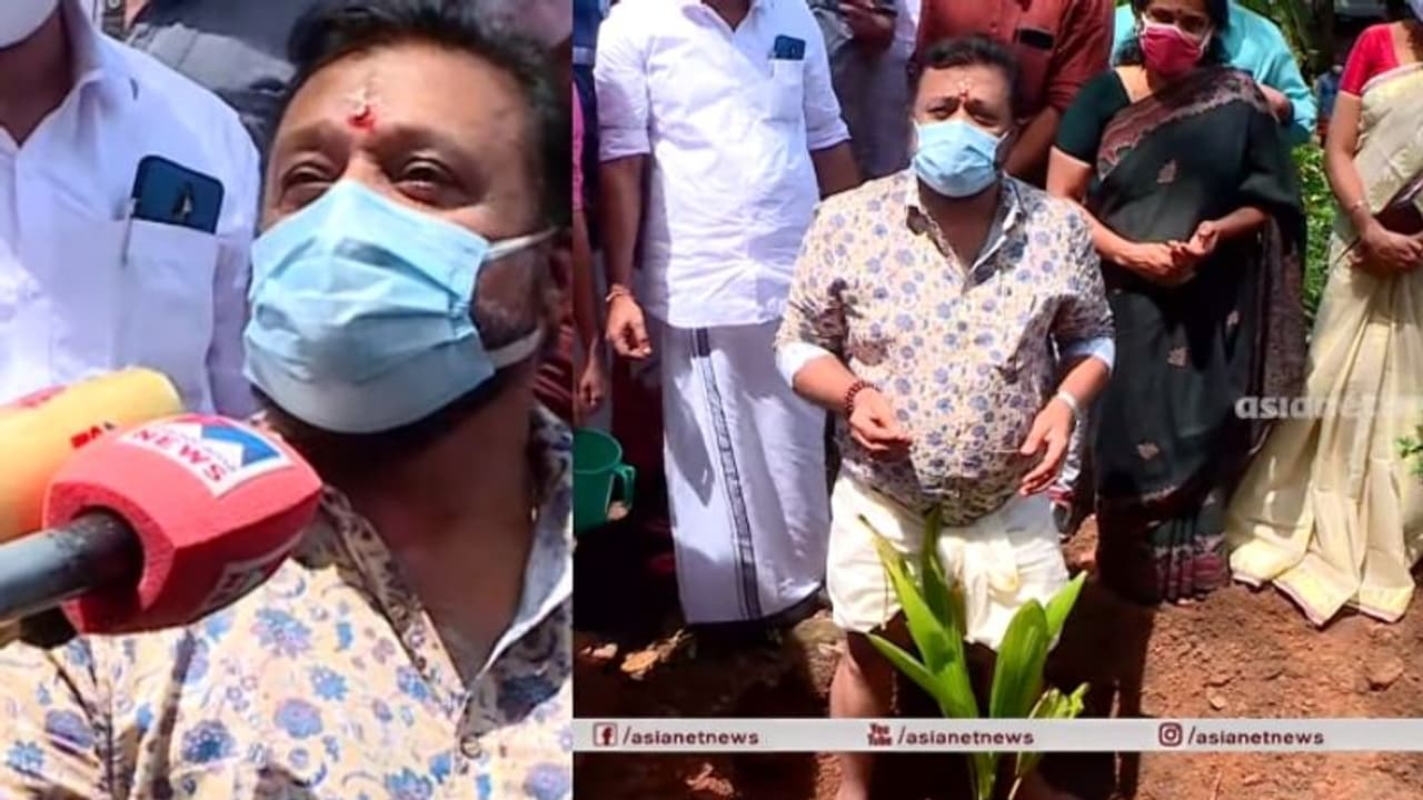 ചാണകവും കൂടെ യേശുദാസിൻ്റേയും ചിത്രയുടേയും പാട്ടും മതി, തെങ്ങ് തഴച്ചു വളരും: സുരേഷ് ഗോപി ചാണകവും കൂടെ യേശുദാസിൻ്റേയും ചിത്രയുടേയും പാട്ടും മതി, തെങ്ങ് തഴച്ചു വളരും: സുരേഷ് ഗോപി