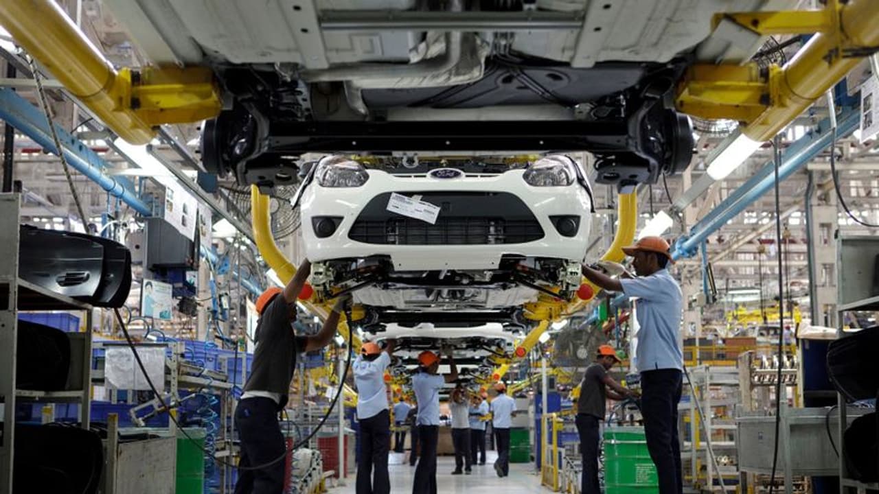 2022 ജൂണ്‍ വരെ ശമ്പളം വേണം, സമരത്തിനിറങ്ങി പൂട്ടുന്ന വണ്ടിക്കമ്പനിയിലെ തൊഴിലാളികള്‍