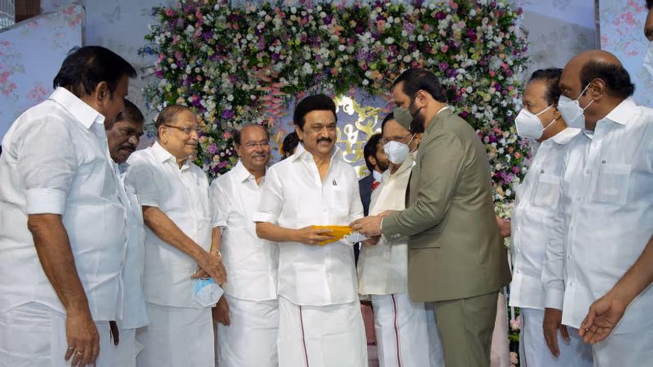 எல்லாவற்றையும் அதிமுகவிடம் வாங்கிக்கொண்டு திமுக வெற்றிக்கு உதவுகிறதா பாமக..? கடும் அப்செட்டில் எடப்பாடி..! எல்லாவற்றையும் அதிமுகவிடம் வாங்கிக்கொண்டு திமுக வெற்றிக்கு உதவுகிறதா பாமக..? கடும் அப்செட்டில் எடப்பாடி..!