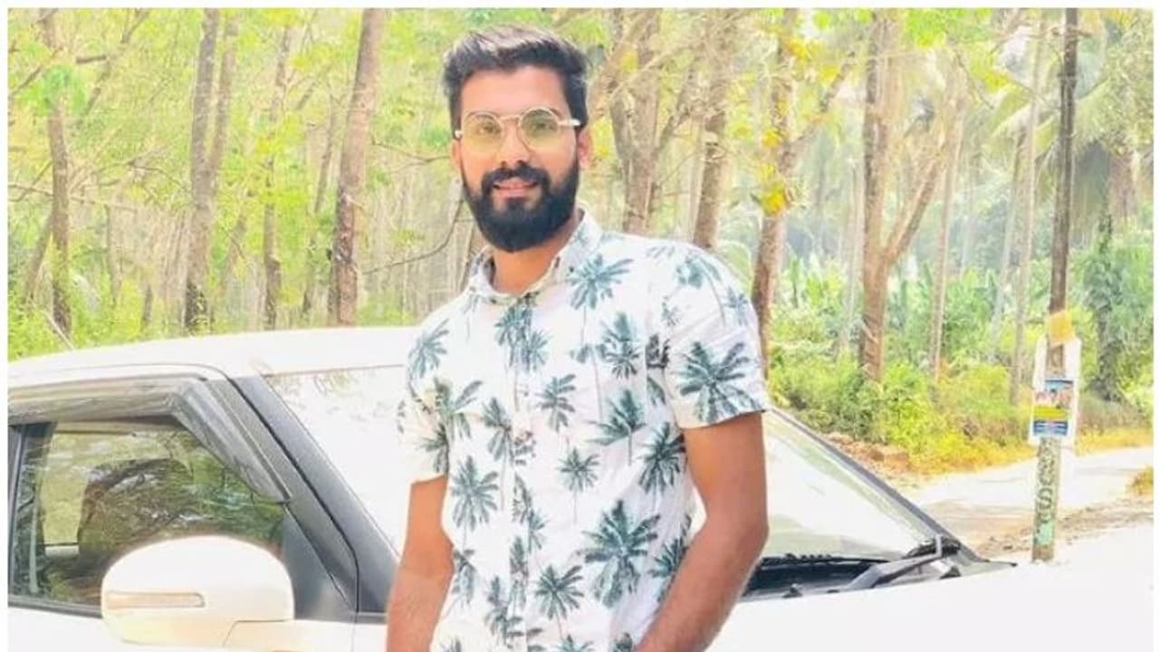 പ്രവാസി മലയാളി യുവാവ് വാഹനാപകടത്തില് മരിച്ചു പ്രവാസി മലയാളി യുവാവ് വാഹനാപകടത്തില് മരിച്ചു
