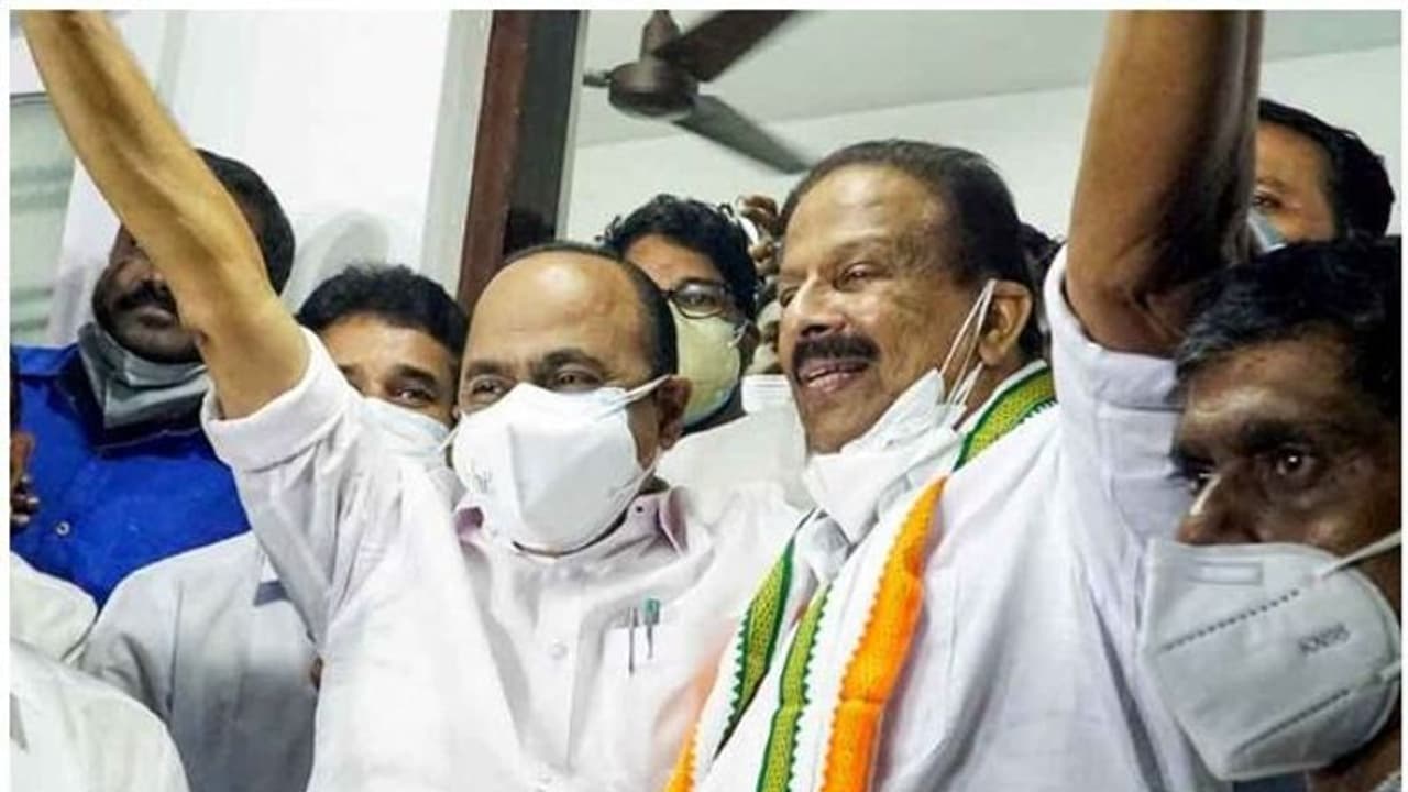 കെപിസിസി പുന:സംഘടന ഈ മാസം 25നുള്ളിൽ പൂർത്തിയാക്കാൻ നേതാക്കൾക്കിടിയിൽ ധാരണ കെപിസിസി പുന:സംഘടന ഈ മാസം 25നുള്ളിൽ പൂർത്തിയാക്കാൻ നേതാക്കൾക്കിടിയിൽ ധാരണ