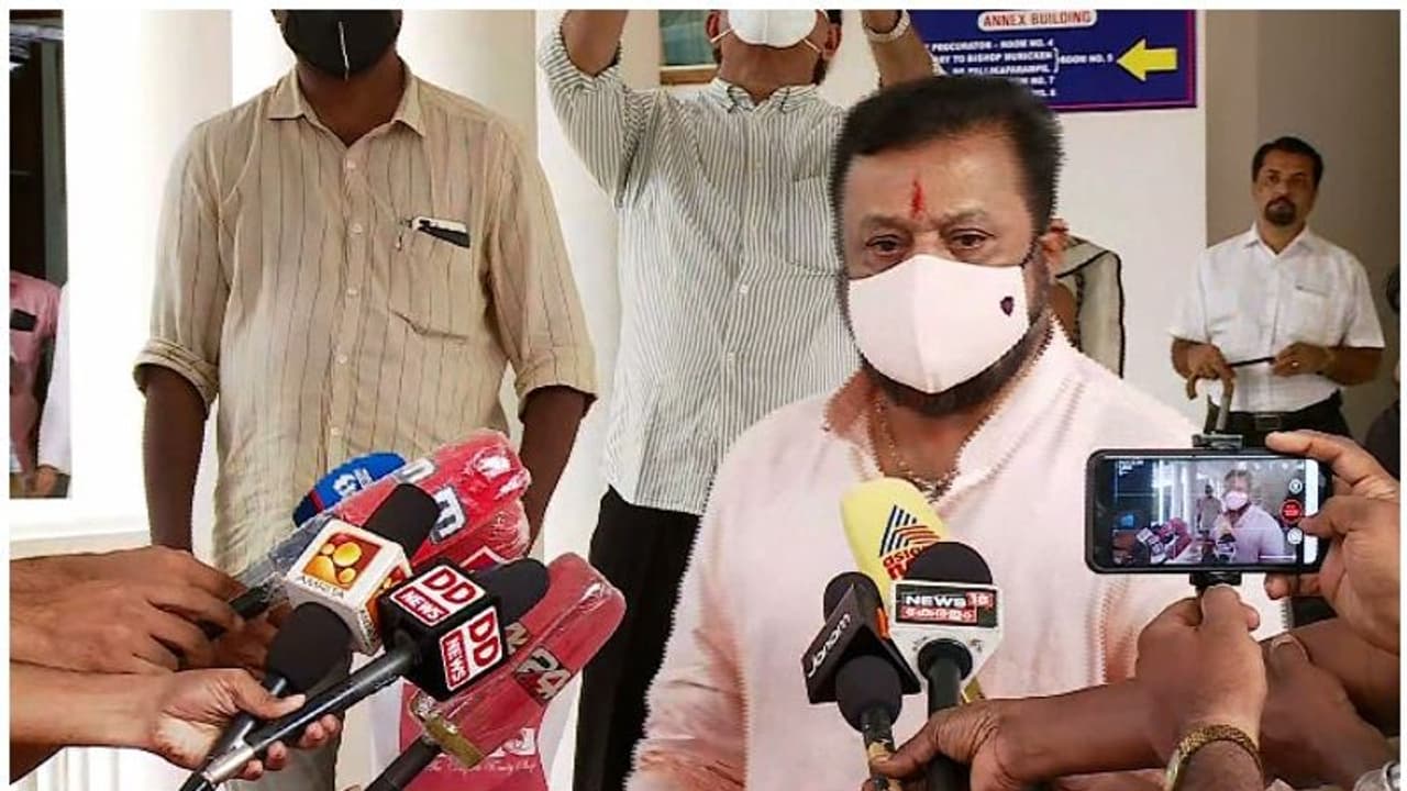 രാഷ്ട്രീയക്കാർ തന്നെ പാർട്ടി അധ്യക്ഷനാകണം; അധ്യക്ഷ സ്ഥാനത്തേക്കില്ലെന്നാവർത്തിച്ച് സുരേഷ് ഗോപി രാഷ്ട്രീയക്കാർ തന്നെ പാർട്ടി അധ്യക്ഷനാകണം; അധ്യക്ഷ സ്ഥാനത്തേക്കില്ലെന്നാവർത്തിച്ച് സുരേഷ് ഗോപി