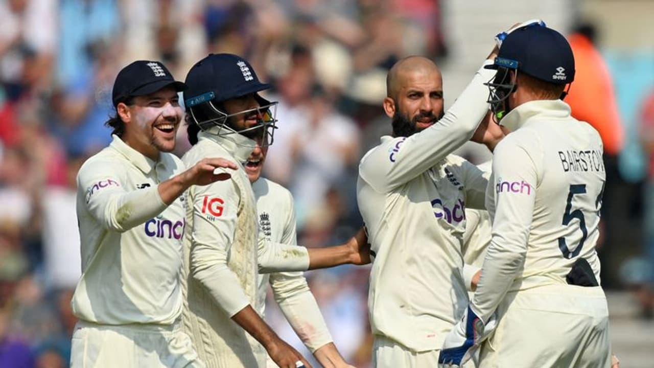 இங்கிலாந்து டெஸ்ட் அணியின் பயிற்சியாளர் அவரா இல்ல இவரா..? இவரும் செம சாய்ஸ் தான்.. ஆனால் அவருதான் பெஸ்ட் இங்கிலாந்து டெஸ்ட் அணியின் பயிற்சியாளர் அவரா இல்ல இவரா..? இவரும் செம சாய்ஸ் தான்.. ஆனால் அவருதான் பெஸ்ட்