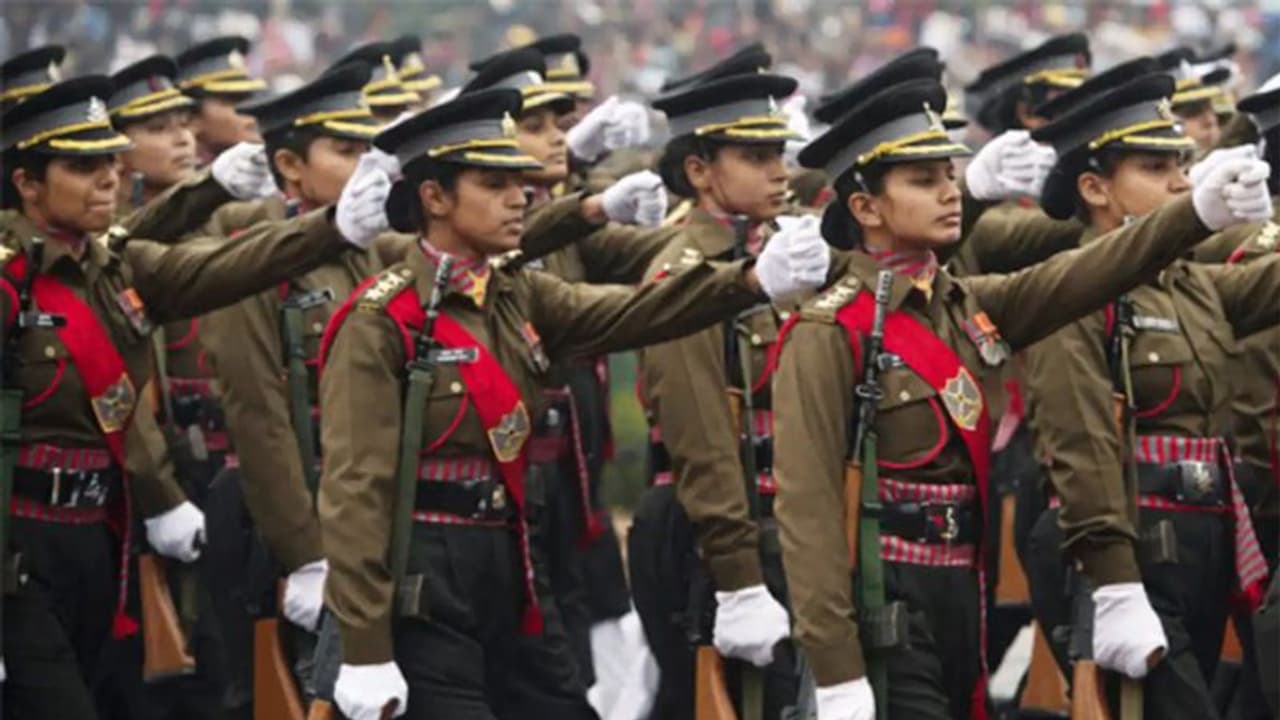 కదనంలోనే కాదు.. కోర్టు పోరుల్లోనూ వారే వీరమణులు కదనంలోనే కాదు.. కోర్టు పోరుల్లోనూ వారే వీరమణులు