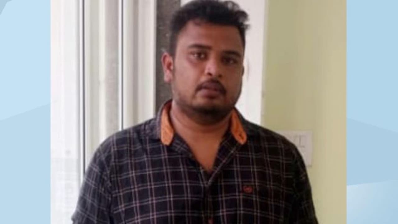 ആഡംബര ഹോട്ടലുകളില് താമസിച്ച് പണം നല്കാതെ മുങ്ങും; വിരുതനെ ഗോവയില് നിന്ന് 'പൊക്കി' പൊലീസ് ആഡംബര ഹോട്ടലുകളില് താമസിച്ച് പണം നല്കാതെ മുങ്ങും; വിരുതനെ ഗോവയില് നിന്ന് 'പൊക്കി' പൊലീസ്