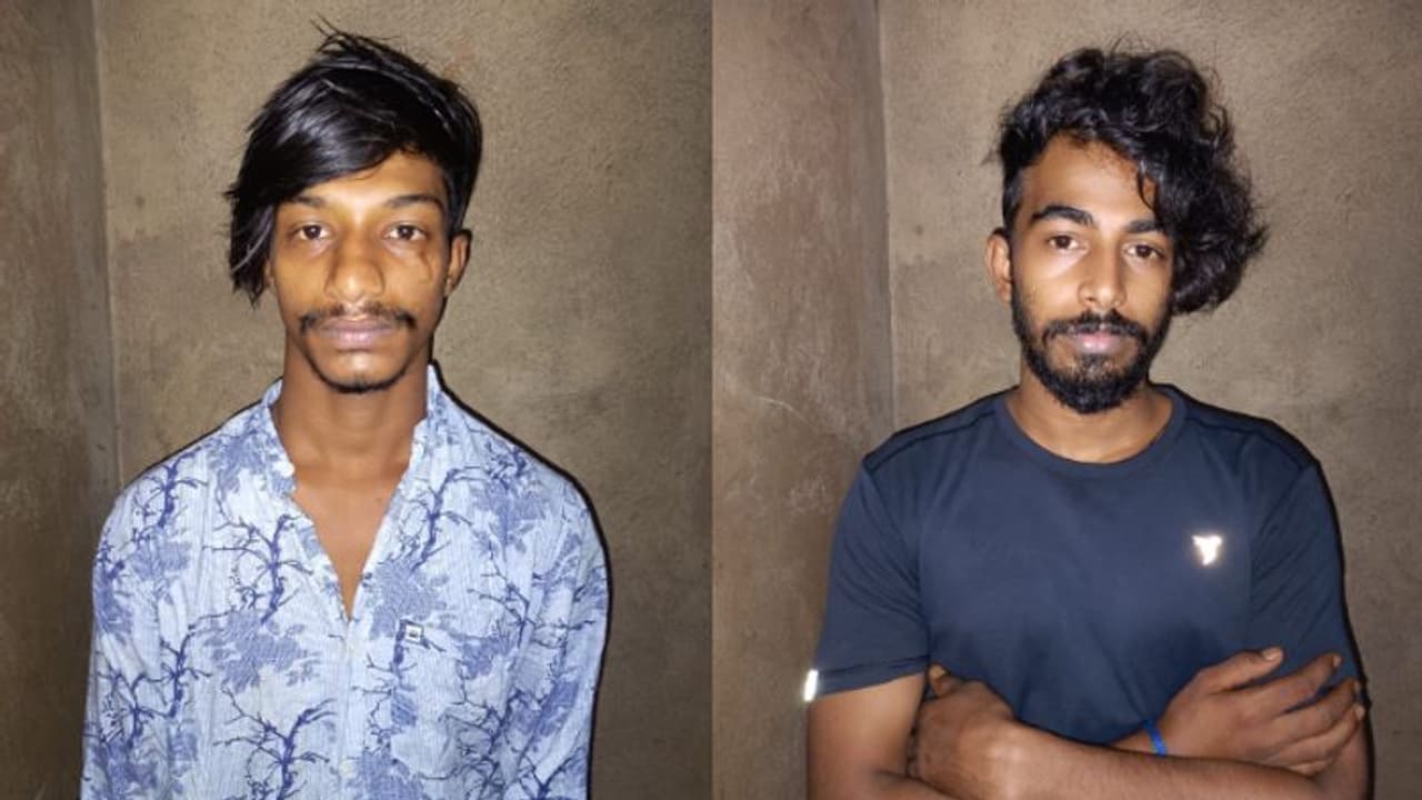 മെഡിക്കല് കോളേജ് പരിസരത്ത് കഞ്ചാവ് വില്പ്പന; വധശ്രമക്കേസിലെ പ്രതിയുള്പ്പടെ രണ്ട് യുവാക്കള് പിടിയില് മെഡിക്കല് കോളേജ് പരിസരത്ത് കഞ്ചാവ് വില്പ്പന; വധശ്രമക്കേസിലെ പ്രതിയുള്പ്പടെ രണ്ട് യുവാക്കള് പിടിയില്