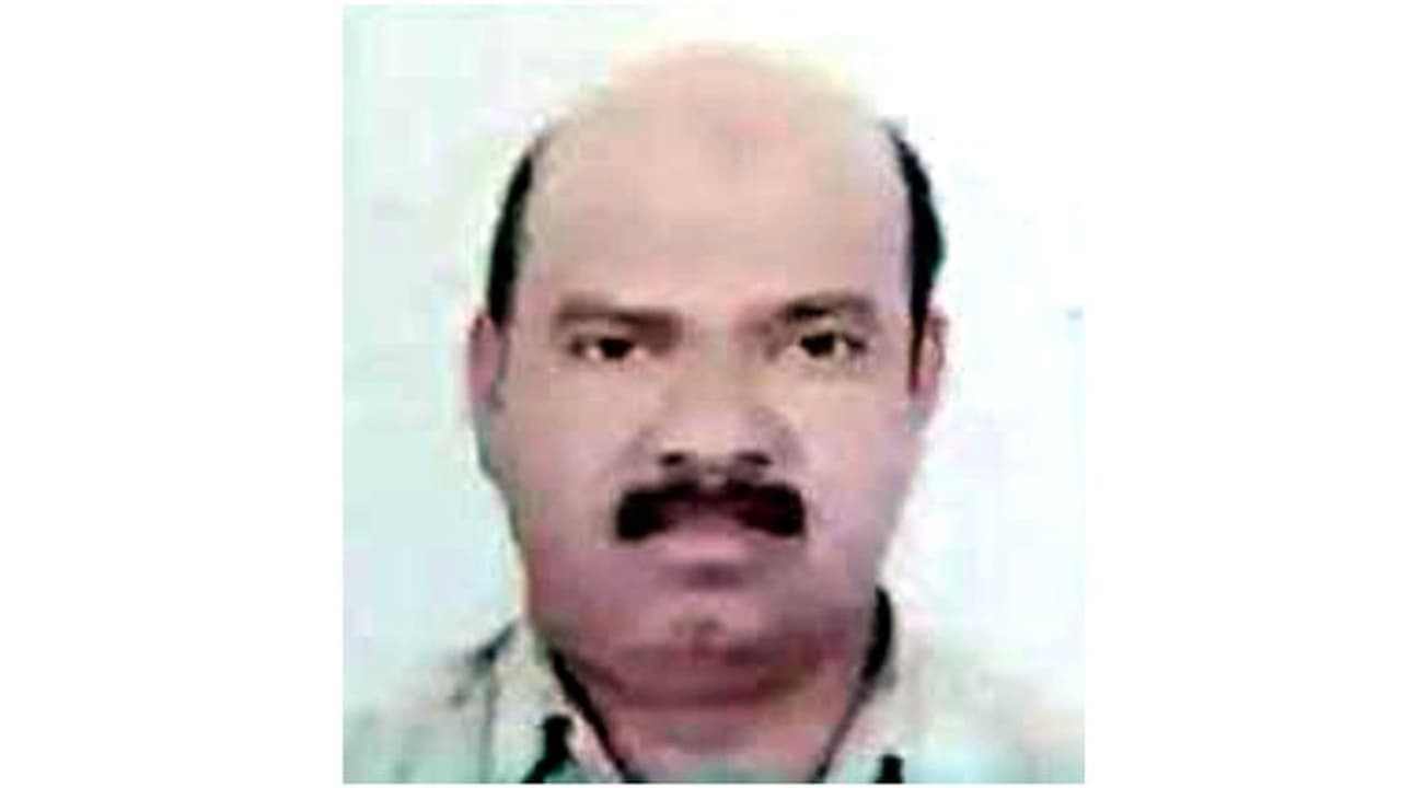 പ്രവാസി മലയാളി താമസ സ്ഥലത്തുവെച്ച് ഹൃദയാഘാതം മൂലം മരിച്ചു പ്രവാസി മലയാളി താമസ സ്ഥലത്തുവെച്ച് ഹൃദയാഘാതം മൂലം മരിച്ചു