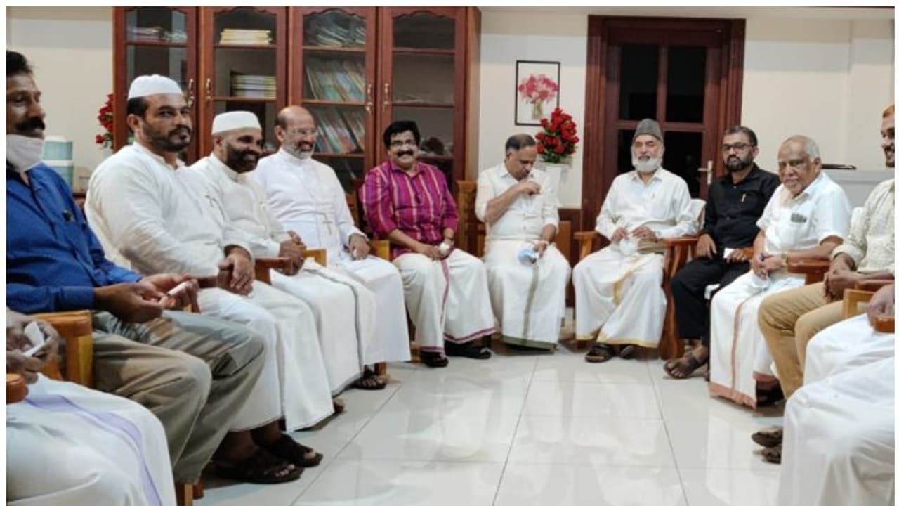 ഇസ്ലാം മതവിശ്വാസികളോട് ഖേദം പ്രകടിപ്പിച്ചു, വിവാദ ഭാഗങ്ങള് നീക്കും: താമരശേരി രൂപതാധ്യക്ഷന് ഇസ്ലാം മതവിശ്വാസികളോട് ഖേദം പ്രകടിപ്പിച്ചു, വിവാദ ഭാഗങ്ങള് നീക്കും: താമരശേരി രൂപതാധ്യക്ഷന്