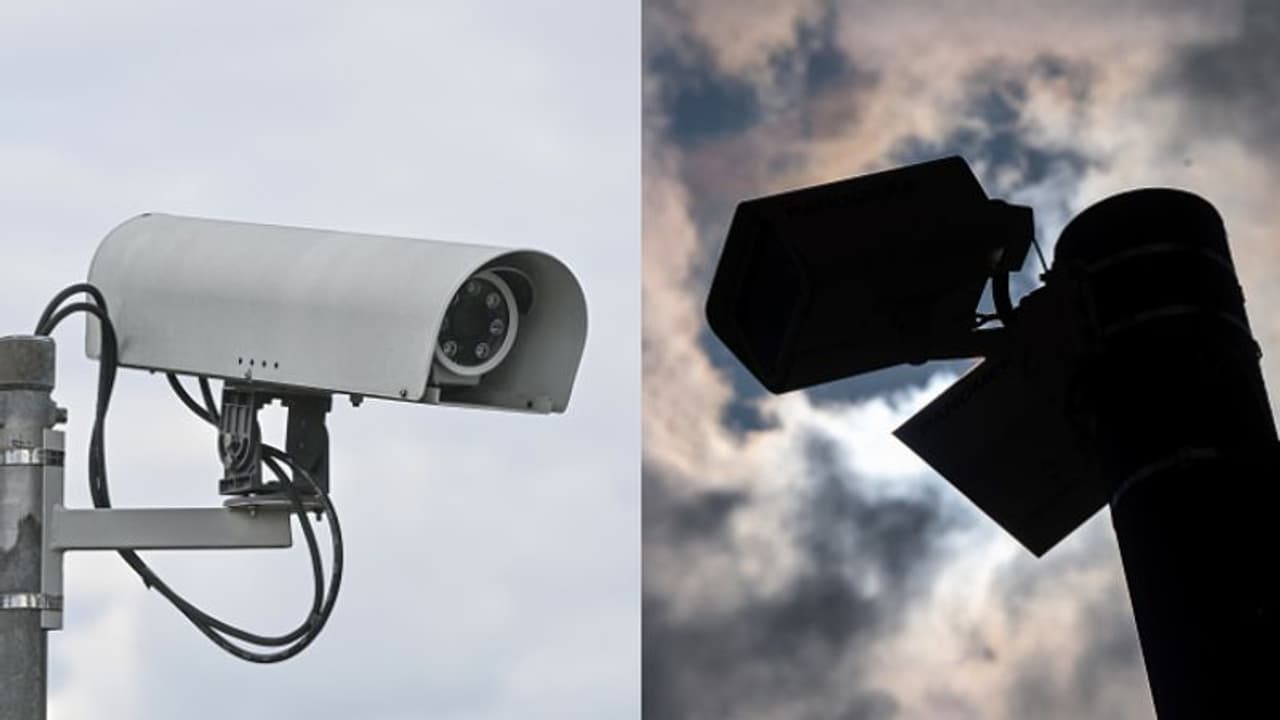 CCTV कैमरों के मामले में Delhi ने लंदन, सिंगापुर और न्यूयॉर्क को पछाड़ा, जानें कितने कैमरों से हो रही निगरानी.. CCTV कैमरों के मामले में Delhi ने लंदन, सिंगापुर और न्यूयॉर्क को पछाड़ा, जानें कितने कैमरों से हो रही निगरानी..