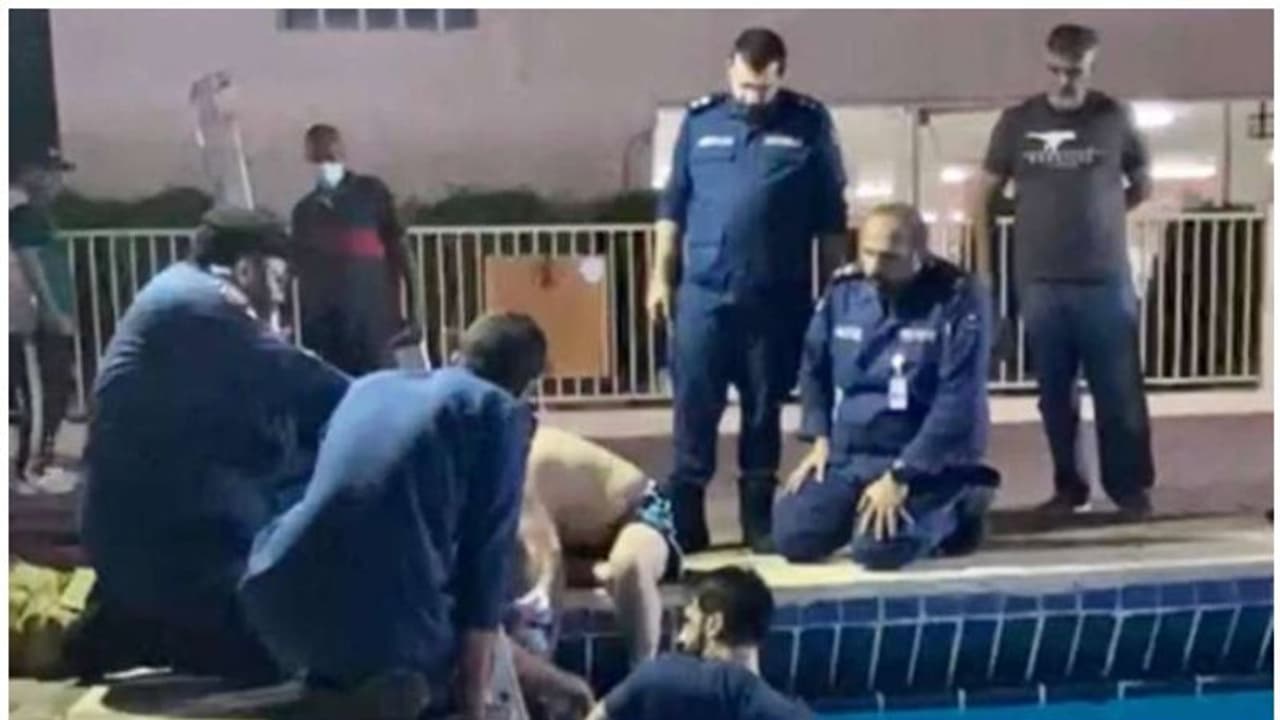 നീന്തല്‍ക്കുളത്തിലെ ഗ്രിഡില്‍ കുട്ടിയുടെ കാല്‍ കുടുങ്ങി; രക്ഷപ്പെടുത്തി അഗ്നിശമന സേന