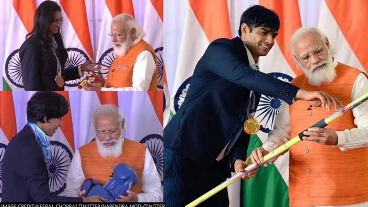 பிரதமர் மோடிக்கு ஒலிம்பிக், பாராலிம்பிக் வீரர்கள் வழக்கிய பரிசு பொருட்கள் ஏலம்.. கங்கையை தூய்மைப்படுத்த நிதி. பிரதமர் மோடிக்கு ஒலிம்பிக், பாராலிம்பிக் வீரர்கள் வழக்கிய பரிசு பொருட்கள் ஏலம்.. கங்கையை தூய்மைப்படுத்த நிதி.