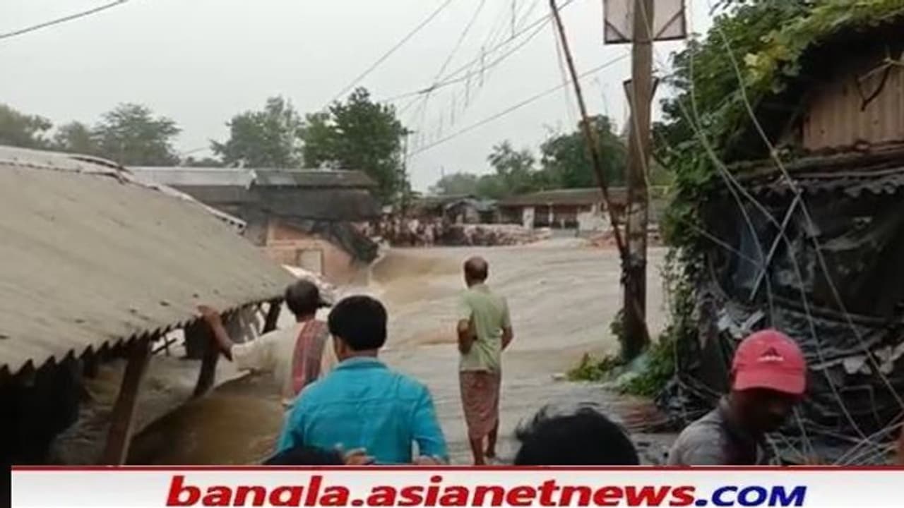 প্রবল বর্ষণে নদী বাঁধ ভেঙে ভাসল ২ মেদিনীপুর, 'জলের তলায় ৪০ হাজার পরিবার' প্রবল বর্ষণে নদী বাঁধ ভেঙে ভাসল ২ মেদিনীপুর, 'জলের তলায় ৪০ হাজার পরিবার'