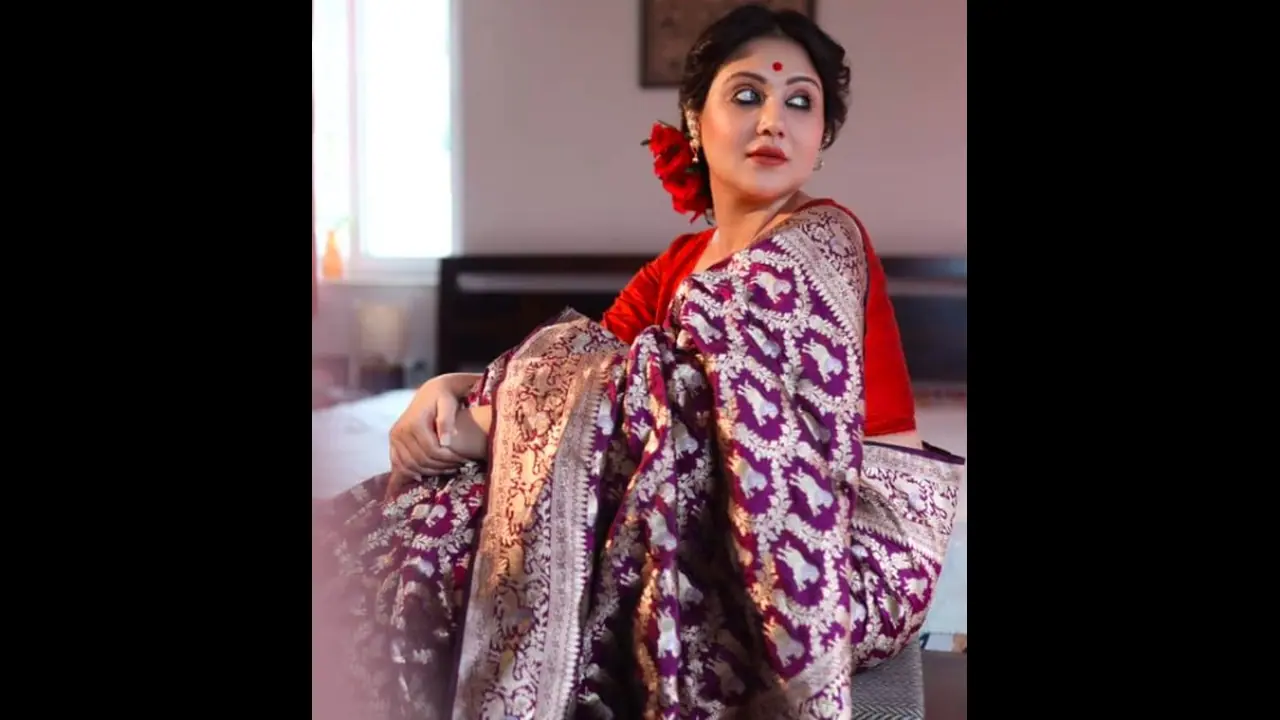 পৌষে পুজিত হচ্ছেন মা দূর্গা, চলছে অভিজিৎ দাসের বিজয়ার পরে ছবির কাজ পৌষে পুজিত হচ্ছেন মা দূর্গা, চলছে অভিজিৎ দাসের বিজয়ার পরে ছবির কাজ