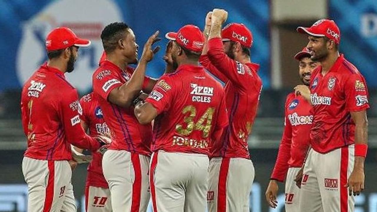 കഴിഞ്ഞ ഐപിഎല് സീസണില് കോടികളുടെ മൂല്യമുണ്ടായിരുന്ന താരം; ഇന്ന് നെറ്റ് ബൗളര് മാത്രം കഴിഞ്ഞ ഐപിഎല് സീസണില് കോടികളുടെ മൂല്യമുണ്ടായിരുന്ന താരം; ഇന്ന് നെറ്റ് ബൗളര് മാത്രം