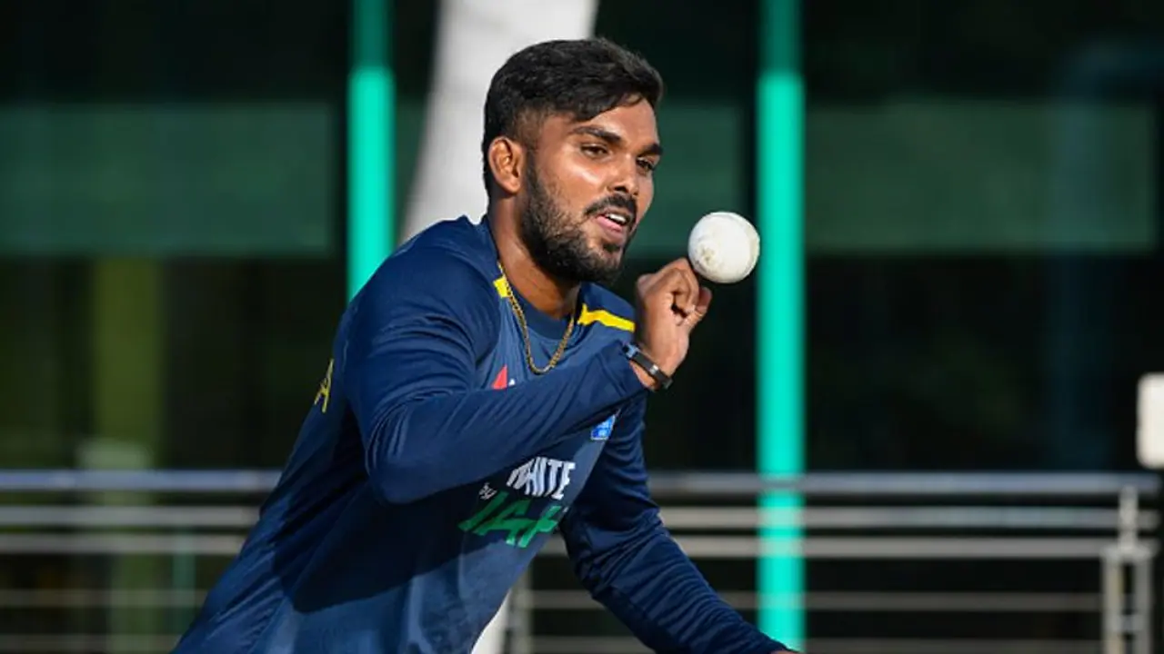 IND vs SL : വാനിന്ദു ഹസരങ്കയും ഇന്ത്യക്കെതിരെ കളിക്കില്ല; സഞ്ജുവിന് നല്ല സമയമെന്ന് സോഷ്യല്‍ മീഡിയ