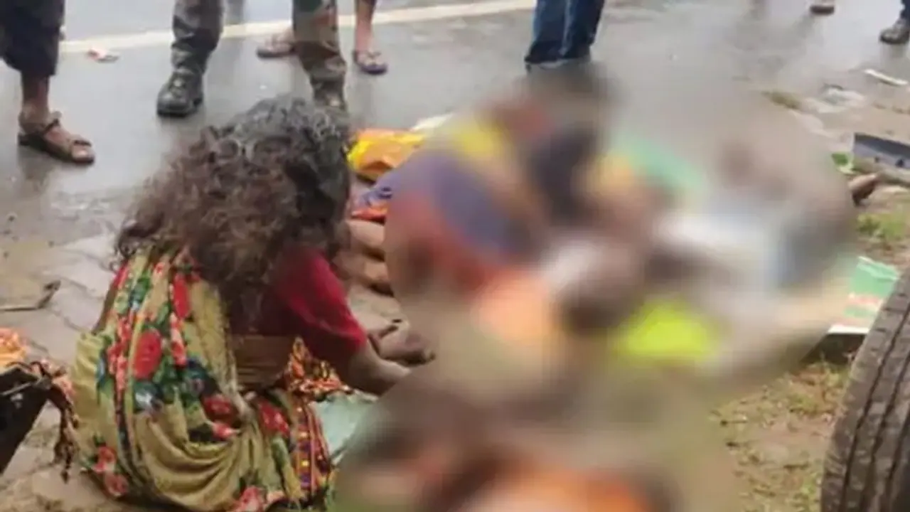 छत्तीसगढ़ में भयानक हादसा: एक ही परिवार के 8 लोगों की दर्दनाक मौत, कंकड़ पत्थर सी बिखर गईं लाशें.. छत्तीसगढ़ में भयानक हादसा: एक ही परिवार के 8 लोगों की दर्दनाक मौत, कंकड़ पत्थर सी बिखर गईं लाशें..