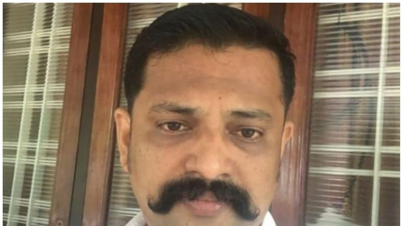 കാണാതായ മുൻ സിപിഎം പ്രവർത്തകൻ സുജേഷ് കണ്ണാട്ട് തിരിച്ചെത്തി; യാത്ര പോയതാണെന്ന് വിശദീകരണം കാണാതായ മുൻ സിപിഎം പ്രവർത്തകൻ സുജേഷ് കണ്ണാട്ട് തിരിച്ചെത്തി; യാത്ര പോയതാണെന്ന് വിശദീകരണം