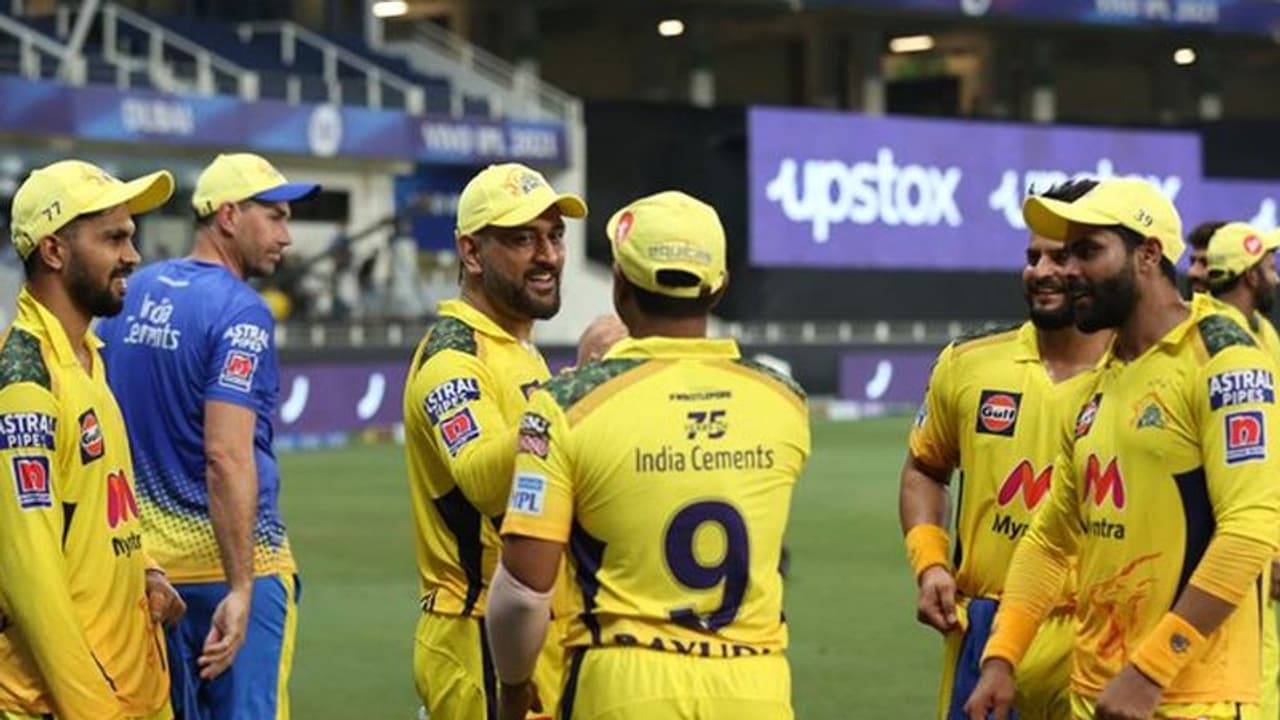 అద్భుత విజయం.. రుతురాజ్ పై ధోనీ ప్రశంసల వర్షం..! అద్భుత విజయం.. రుతురాజ్ పై ధోనీ ప్రశంసల వర్షం..!