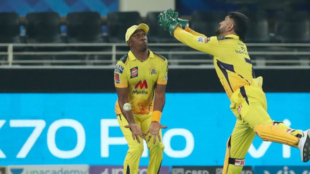 कैप्टन कूल को भी आता है गुस्सा, पहले नहीं देखा होगा धोनी का ये अंदाज कैप्टन कूल को भी आता है गुस्सा, पहले नहीं देखा होगा धोनी का ये अंदाज