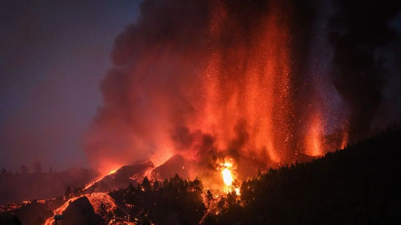 Spain: Lava engulfs numerous homes as Canary Island volcano erupts