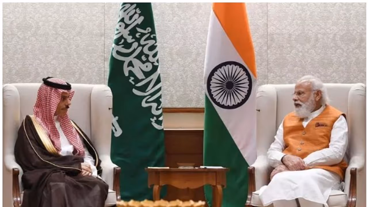 സൗദി വിദേശകാര്യ മന്ത്രി പ്രധാനമന്ത്രിയുമായി കൂടിക്കാഴ്ച നടത്തി സൗദി വിദേശകാര്യ മന്ത്രി പ്രധാനമന്ത്രിയുമായി കൂടിക്കാഴ്ച നടത്തി