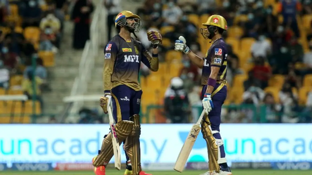 ব্য়াটে বলে দুরন্ত পারফরমেন্স, মরুদেশে সম্পূর্ণ অন্য কেকেআর, আরসিবিকে হারাল ৯ উইকেটে