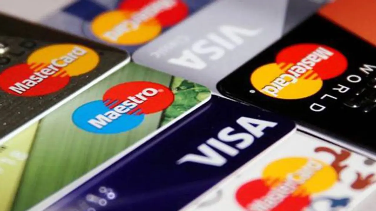 Credit Card Late Fee: एचडीएफसी बैंक, एसबीआई कार्ड, आईसीआईसीआई बैंक और एक्सिस बैंक वसूलते हैं इतना चार्ज Credit Card Late Fee: एचडीएफसी बैंक, एसबीआई कार्ड, आईसीआईसीआई बैंक और एक्सिस बैंक वसूलते हैं इतना चार्ज