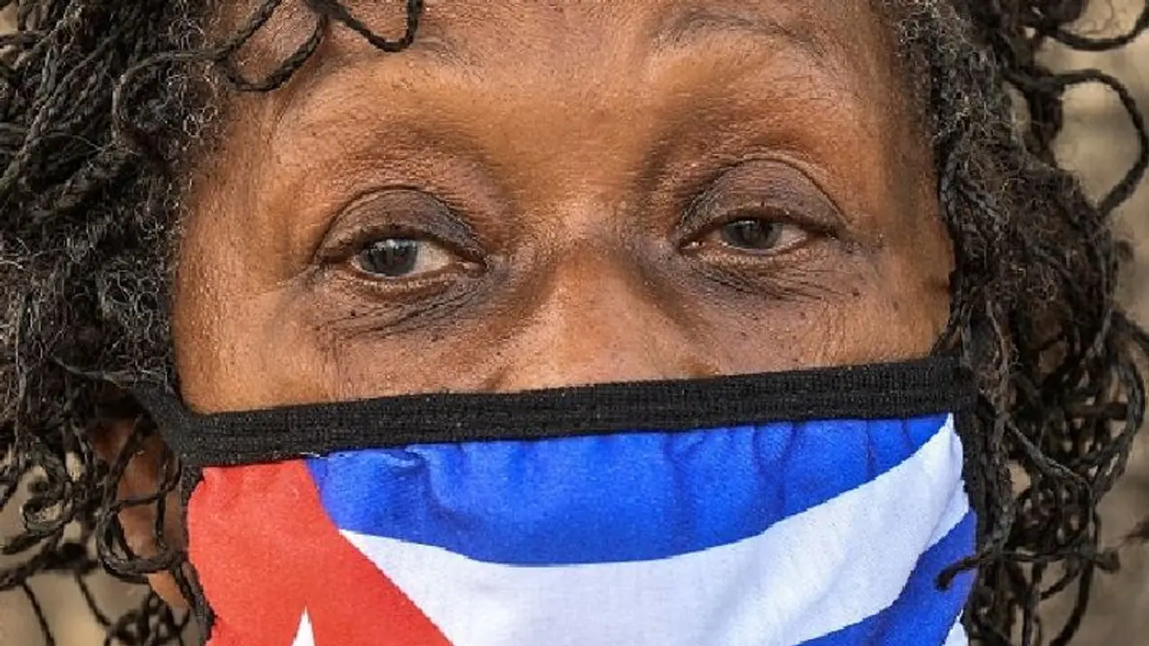 Havana Syndrome: ভারতে এসে রহস্যজনক রোগ কাবু CIA কর্তা, জেনে নিন হাভানা সিন্ড্রোম কী Havana Syndrome: ভারতে এসে রহস্যজনক রোগ কাবু CIA কর্তা, জেনে নিন হাভানা সিন্ড্রোম কী