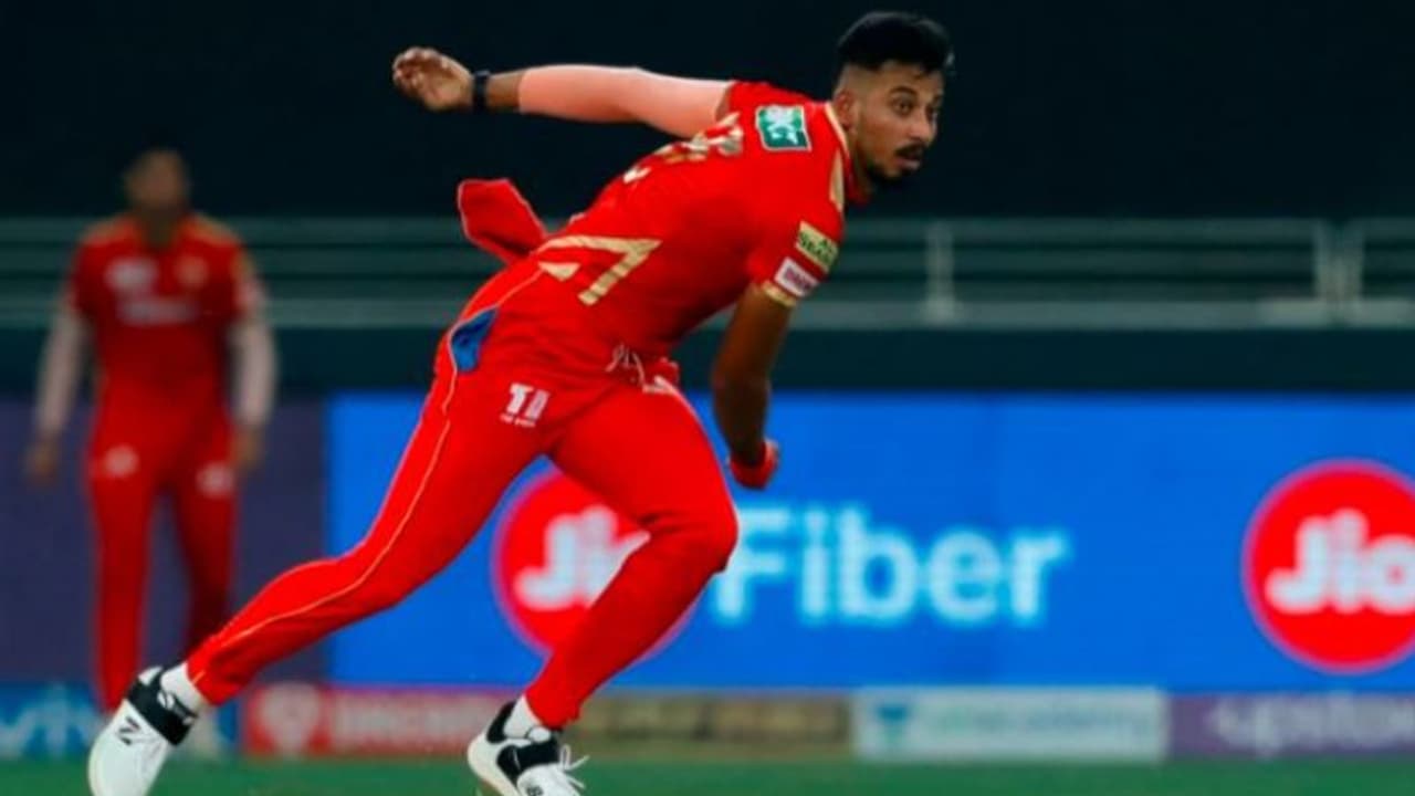 আইপিএলে অভিষেক বাংলার ইশান পোড়েলের, সঞ্জু স্যামসনের শিকার করলেন 'চন্দননগর এক্সপ্রেস' আইপিএলে অভিষেক বাংলার ইশান পোড়েলের, সঞ্জু স্যামসনের শিকার করলেন 'চন্দননগর এক্সপ্রেস'