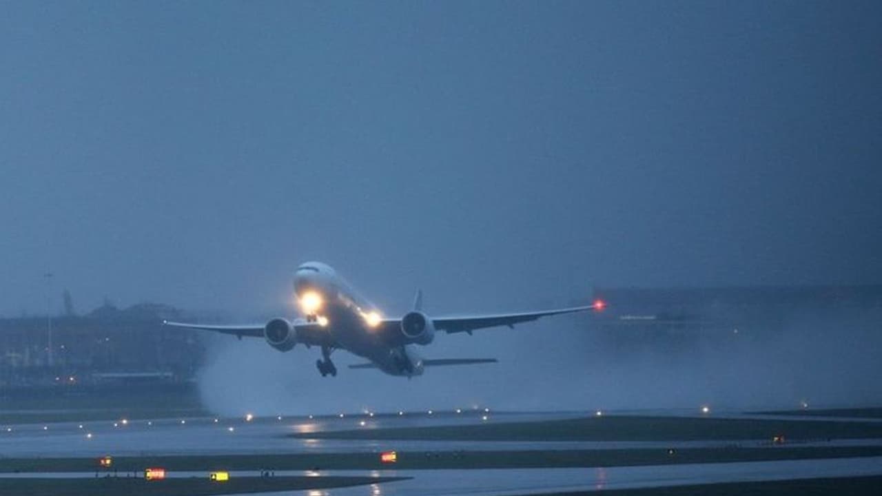 ನಡು ಆಗಸದಲ್ಲಿ ಅಸ್ವಸ್ಥಗೊಂಡ ಪೈಲಟ್‌: ವಿಮಾನ ಕೆಳಗಿಳಿಸಿದ ಸಾಮಾನ್ಯ ಪ್ರಯಾಣಿಕ