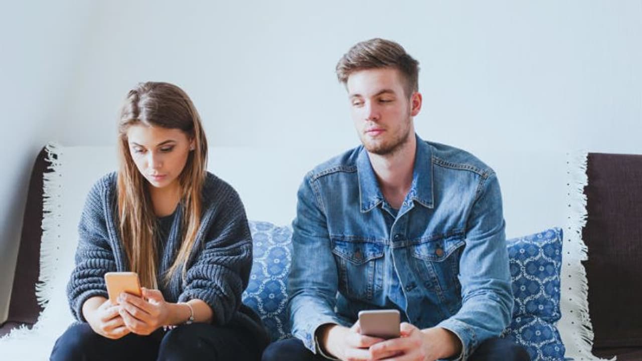 കോളേജിൽ പഠിക്കാൻ പോയ കാന്താരിക്ക് കലിപ്പന്റെ വക 11 കല്പനകൾ