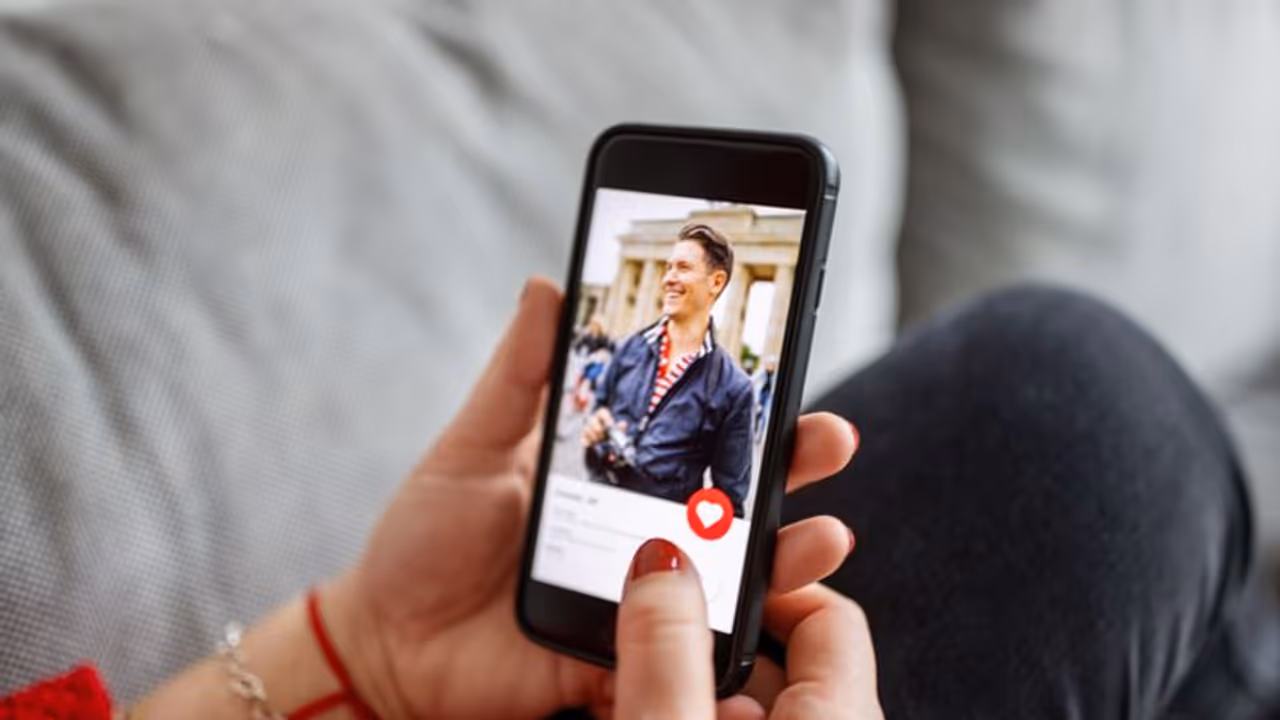 Relationship Tips: লকডাউন মানে প্রেমে ইতি নয়, এই সুযোগে প্রেম পোক্ত করুন Relationship Tips: লকডাউন মানে প্রেমে ইতি নয়, এই সুযোগে প্রেম পোক্ত করুন