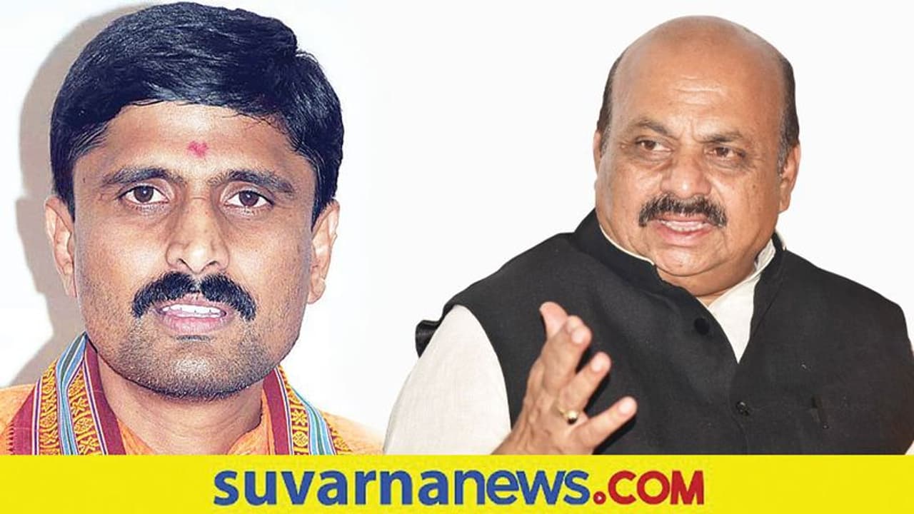 ಸಿಎಂ ಬೊಮ್ಮಾಯಿಗೆ ಹಿಂದುತ್ವದ ಗುಣವಿಲ್ಲ: ಸಿದ್ದಲಿಂಗ ಸ್ವಾಮಿ ಸಿಎಂ ಬೊಮ್ಮಾಯಿಗೆ ಹಿಂದುತ್ವದ ಗುಣವಿಲ್ಲ: ಸಿದ್ದಲಿಂಗ ಸ್ವಾಮಿ