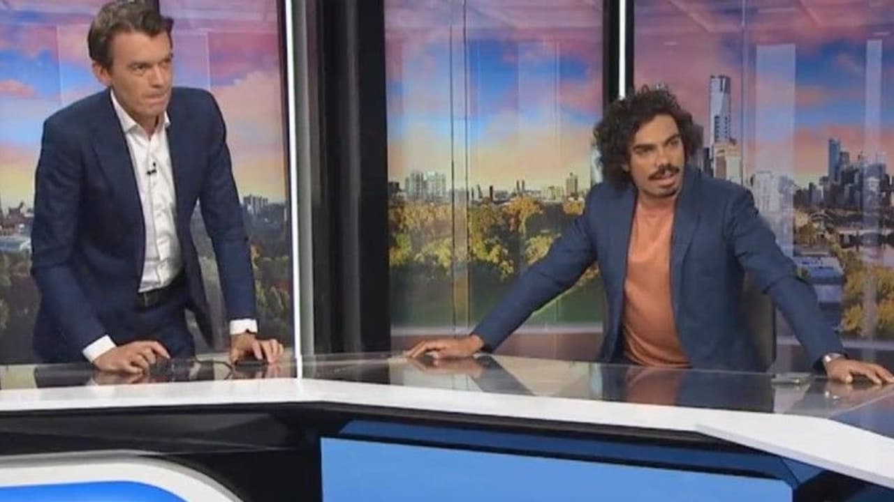 ഈശ്വരാ, ഭൂകമ്പം! ചാനല് സ്റ്റുഡിയോയിലെ തല്സമയ സംപ്രേഷണത്തിനിടെ ഭൂമി കുലുങ്ങിയപ്പോള്... ഈശ്വരാ, ഭൂകമ്പം! ചാനല് സ്റ്റുഡിയോയിലെ തല്സമയ സംപ്രേഷണത്തിനിടെ ഭൂമി കുലുങ്ങിയപ്പോള്...